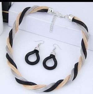 Tri Color Twisted Mesh Necklace Set